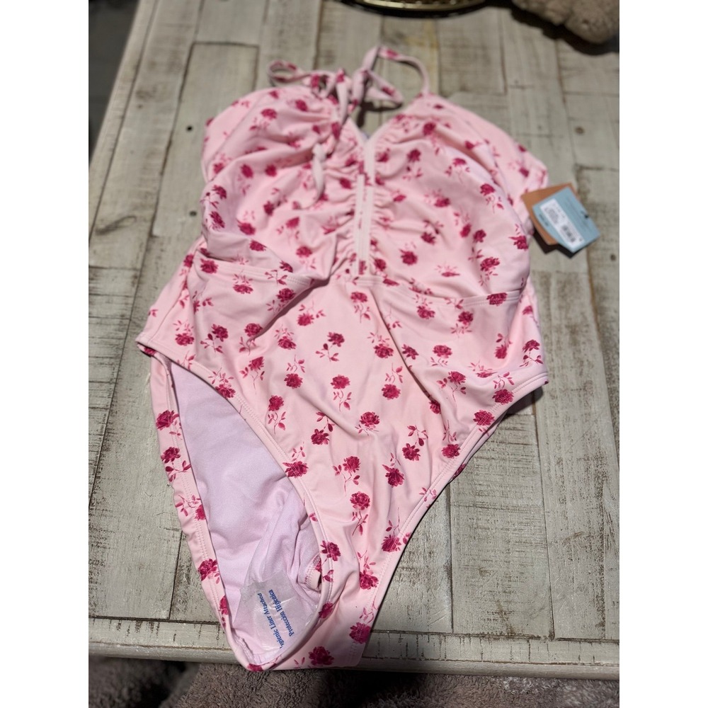 NWT- women's sand and shore, one piece swimsuit